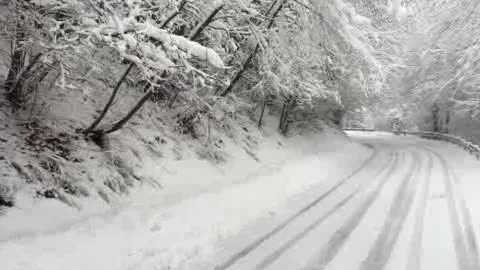 Allerta arancione neve, a bordo dello spazzaneve a Bormida