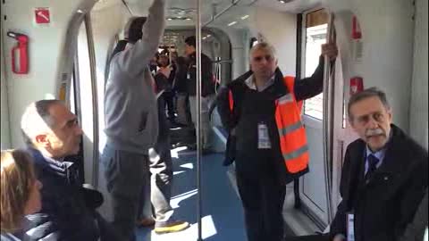 Metrò, nuovo treno per disabili: ma la frequenza resta di 7 minuti