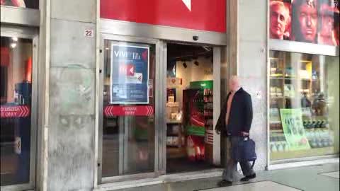 Colpo alla libreria Feltrinelli di Genova, fermati due ragazzini