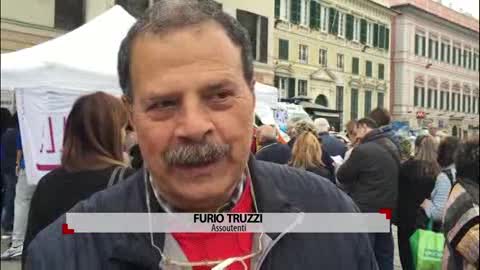 Latte a 50 centesimi per l'Unicef, grande successo in piazza De Ferrari