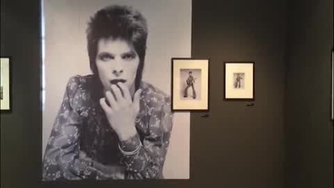 Nella sede della fondazione Carispezia in vetrina la mostra dedicata a David Bowie 