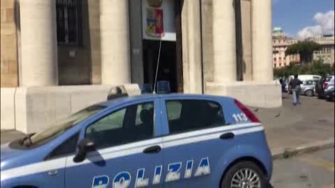 Tentano di truffare un'anziana, ma il figlio è un poliziotto: arrestati