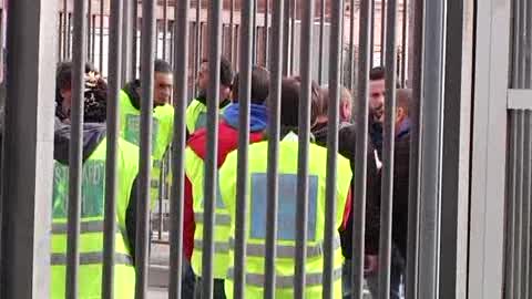 Steward in campo, derby a rischio: 