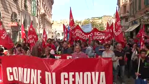 Pubblico impiego, sciopero in Liguria: mille lavoratori in corteo a Genova