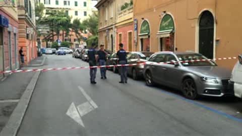 Allarme bomba a Genova Castelletto, artificieri in azione