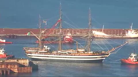 L'Amerigo Vespucci a Genova, il tenente Castronovo: 