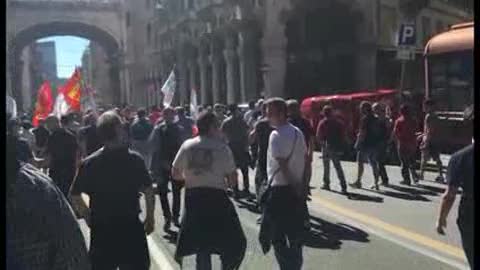 Sciopero metalmeccanici, in corteo anche i lavoratori di Savona