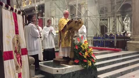 San Giovanni Battista, messa affollata nella cattedrale di San Lorenzo