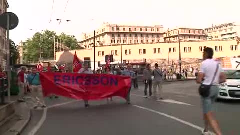 Ericsson, poste e bus: un martedì nero. Genova in tilt, appuntamento a venerdì