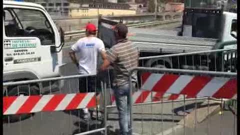 Palazzo a rischio crollo sul Polcevera, la situazione il giorno dopo lo sgombero 