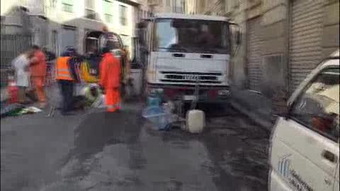 Un campo minato di tubi che saltano: a Genova otto casi in tre settimane