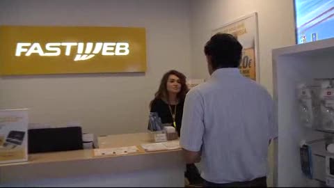 Live Road a Campetto, la voce dei commercianti: il negozio di 'Fastweb'