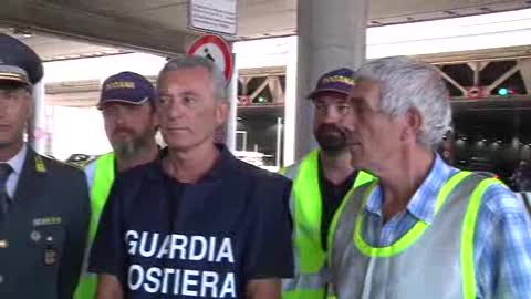 Controlli antiterrorismo al terminal traghetti: 