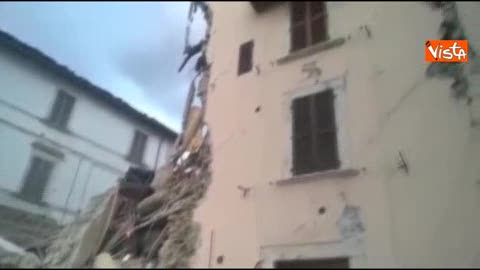 Terremoto in centro Italia, Amatrice tra le macerie