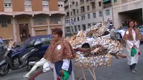 Congresso eucaristico, in processione per la prima volta il Cristo della Pace tra i popoli