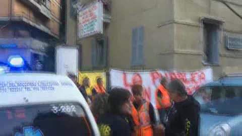 Nuova protesta della pubblica assistenza di via Fereggiano a Genova