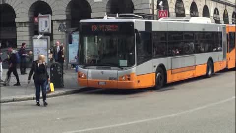 Arrestano due borseggiatori sul bus 18 e scattano gli applausi