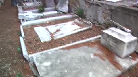 Sanremo, inaccessibile parte del cimitero monumentale