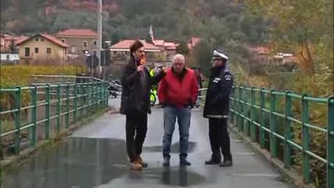 Allerta rossa, l'Arroscia ha abbattuto un argine e una strada vicinale