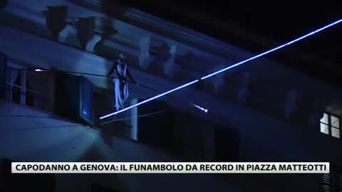 Capodanno a Genova, lo spettacolo del funambolo sul cavo musicale