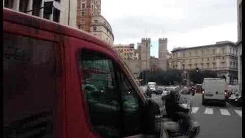 Genova, due allarmi in poche ore: pacco e busta sospetta a Principe e in piazza Dante