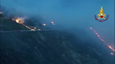 Genova nella morsa degli incendi: fiamme alte sul Monte Fasce