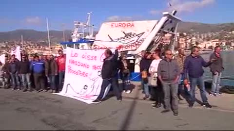 Maxi multe dall'Unione europea, la protesta dei pescatori a Imperia