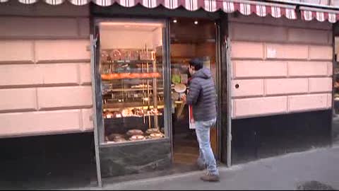 Live on the road a Genova Centro, la voce dei commercianti: la pasticceria