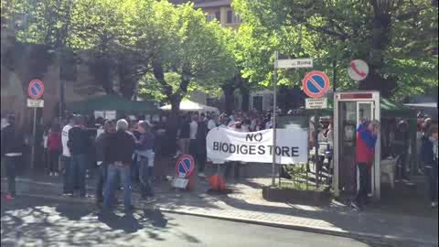 Biodigestore a Isola del Cantone, la protesta dei residenti