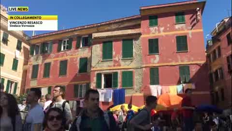 Assalto di turisti nelle Cinque Terre, il sindaco di Vernazza: 