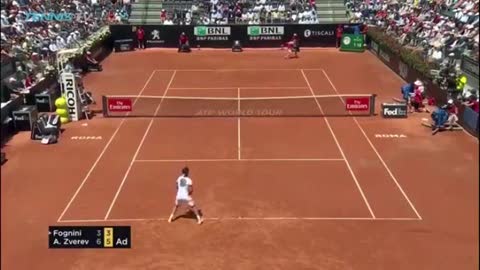 Tennis, finisce agli ottavi il sogno di Fognini: vince Zverov 6-3 6-3