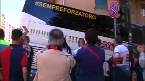 Genoa - Torino: l'arrivo del pullman dei granata al Ferraris durante la diretta su Primocanale