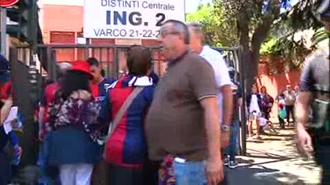 Genoa - Torino, la partita della vita. I tifosi rossoblu stanno entrando al Ferraris nel settore distinti