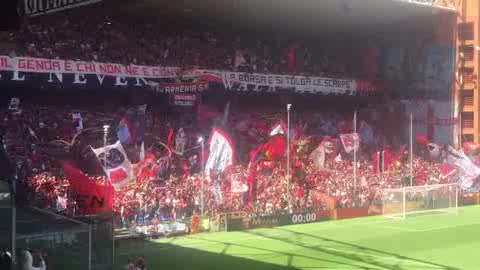 Genoa - Torino, la partita della vita. La Gradinata Nord prima dell'ingresso delle squadre