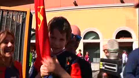 Genoa, la festa dei tifosi dopo il successo col Torino: 