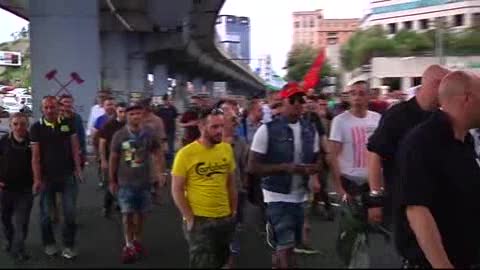 Ilva, sciopero e corteo a Genova: la marcia dei lavoratori verso la Prefettura