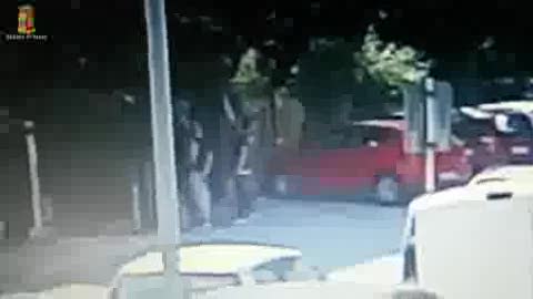 Furti in casa con la lastra flessibile: arrestati due ladri nel Levante