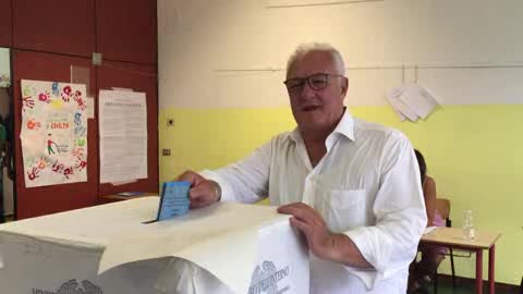 Ballottaggio a Genova, il candidato del centrosinistra Crivello al voto