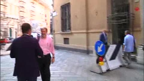 Bucci entra a Palazzo Tursi: 