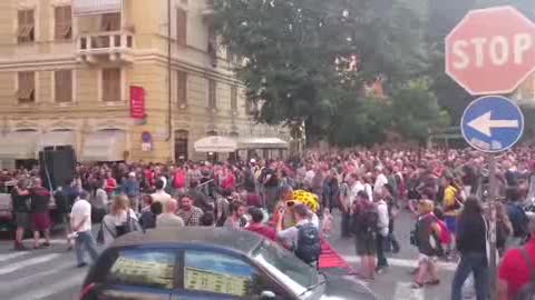 Corteo antifascista da piazza Alimonda verso De Ferrari, le immagini dell'attesa