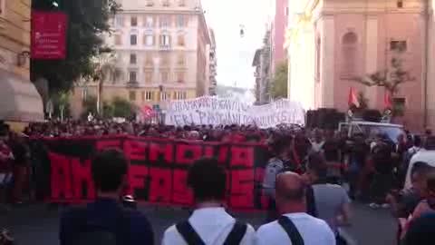 Corteo antifascista da piazza Alimonda verso De Ferrari, la partenza