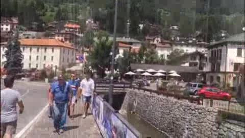 Sampdoria, tantissimi tifosi blucerchiati a spasso per Ponte di Legno prima dell'amichevole col Feralpisalò