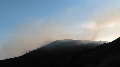 Incendio a Nenno di Valbrevenna: le immagini