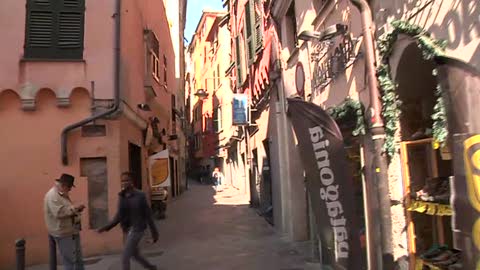 Via Prè, luci e ombre per vicolo simbolo del degrado del centro storico