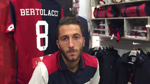 Bertolacci al Genoa Store: 