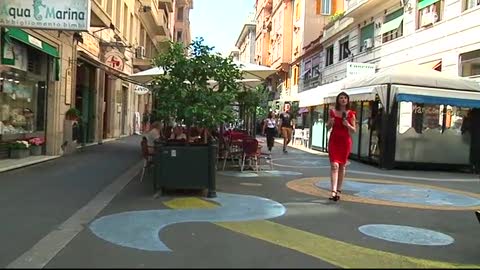 Live on the road in via Fiasella, la voce dei commercianti: il negozio di prodotti biologici