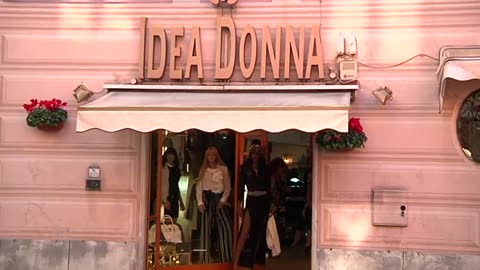 Live on the road a Genova Voltri, la voce dei commercianti: Idea donna abbigliamento