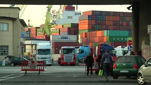 Sciopero della logistica, varchi bloccati: il traffico regge, ma si teme per le scorte