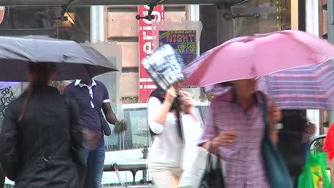 Meteo Liguria, assaggio d'inverno: freddo e vento forte, divieti a Genova