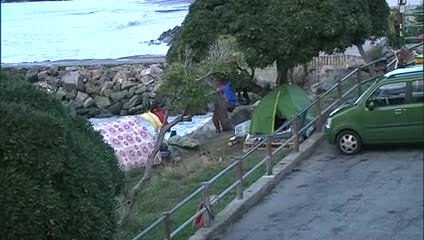 Accampamento abusivo alla Foce vicino ai Giardini Govi 